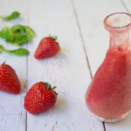 Vinaigrette à la fraise originale sucrée salée sur la Godiche